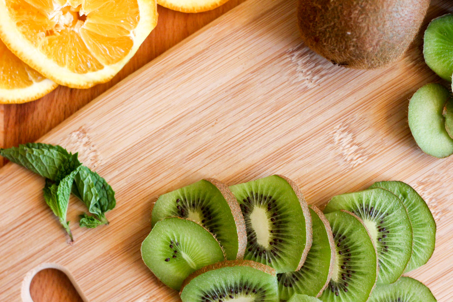 5 Health Benefits and Reasons to Eat Kiwi - 3