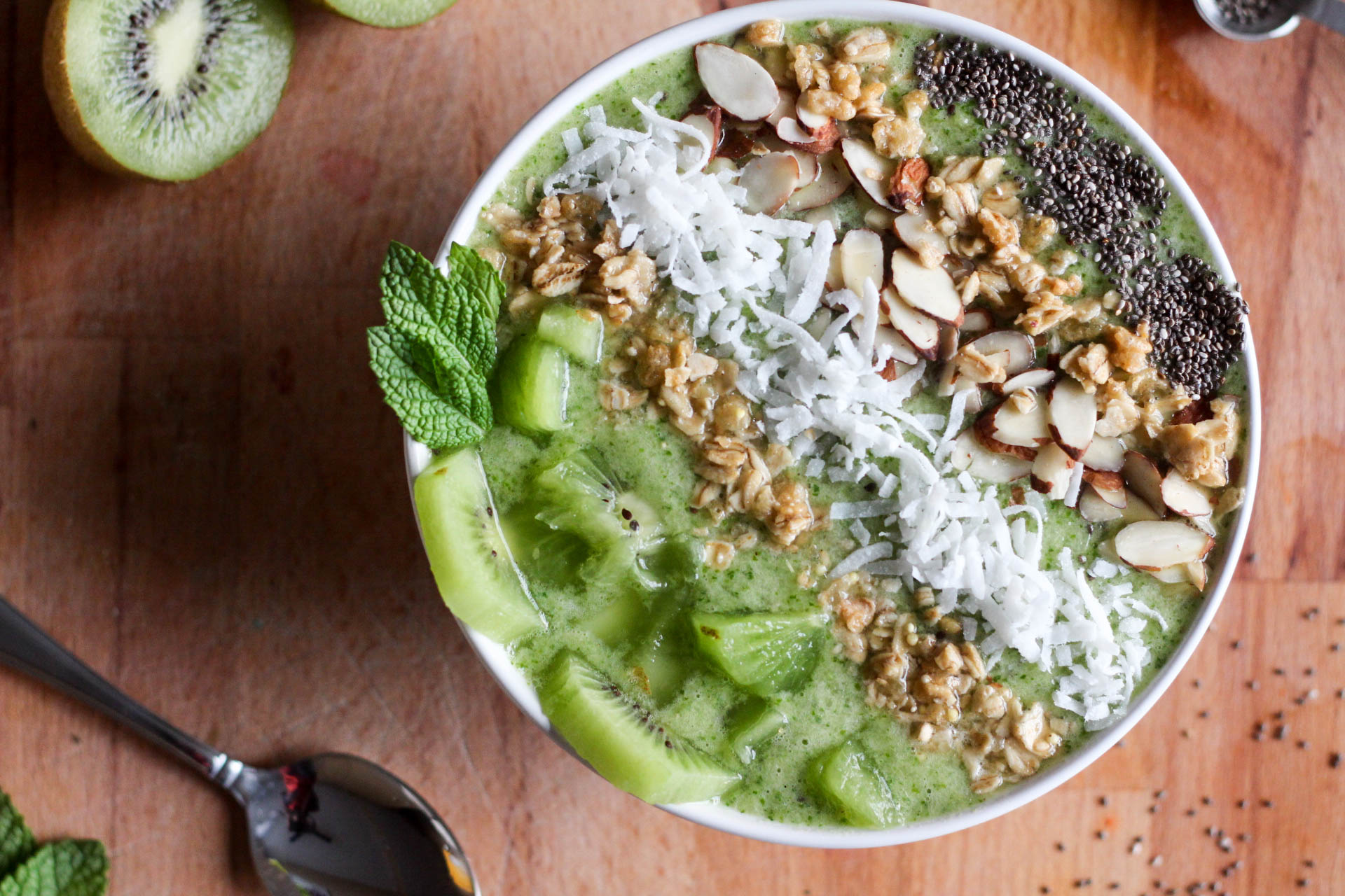 Kiwi Mint Smoothie Bowl