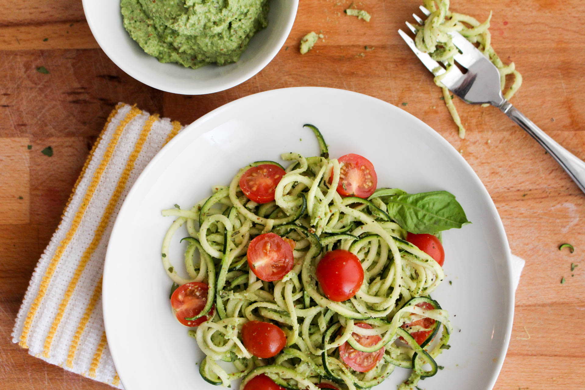 Zucchini Spaghetti with Pesto Sauce 