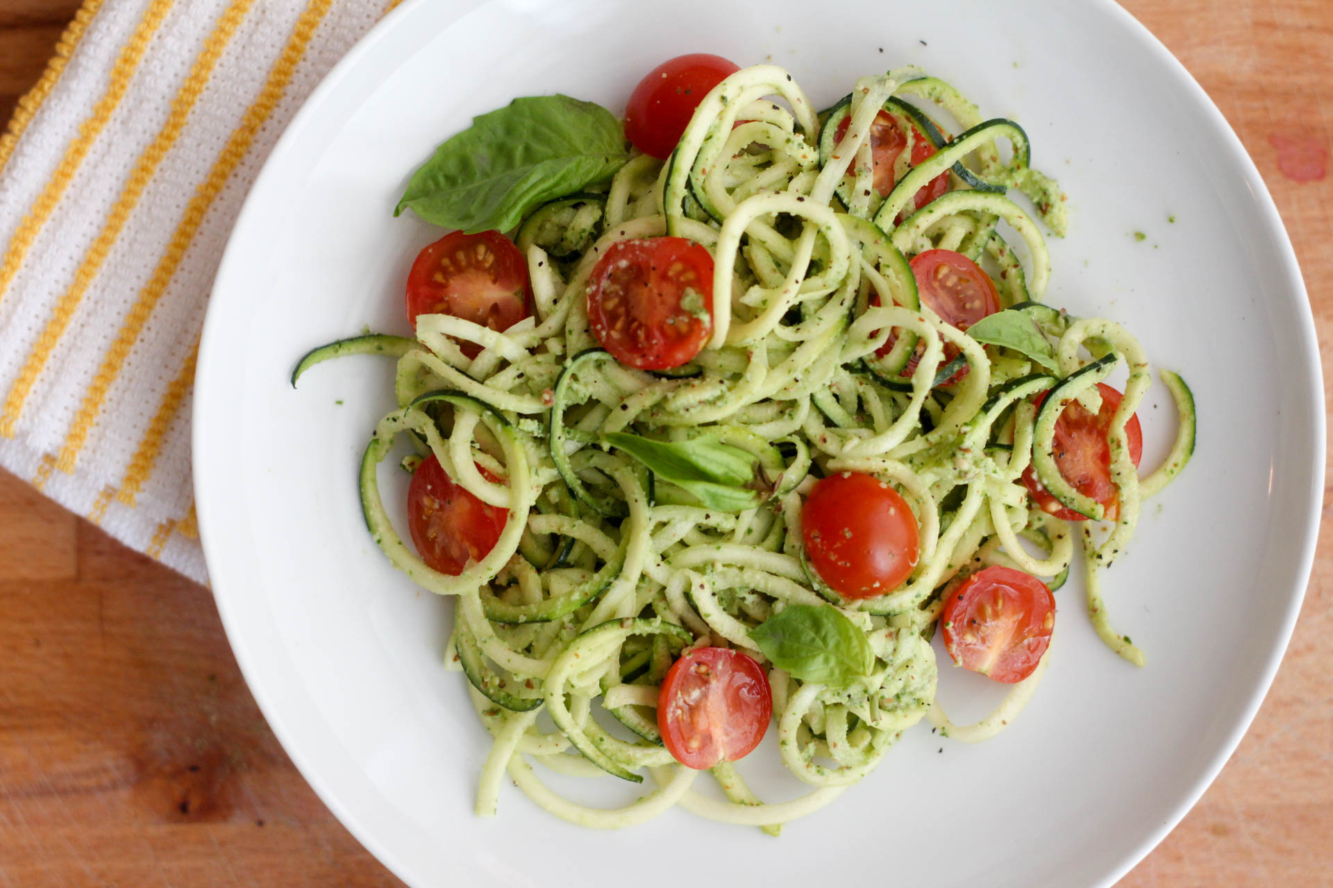 Zucchini Spaghetti with Pesto Sauce 