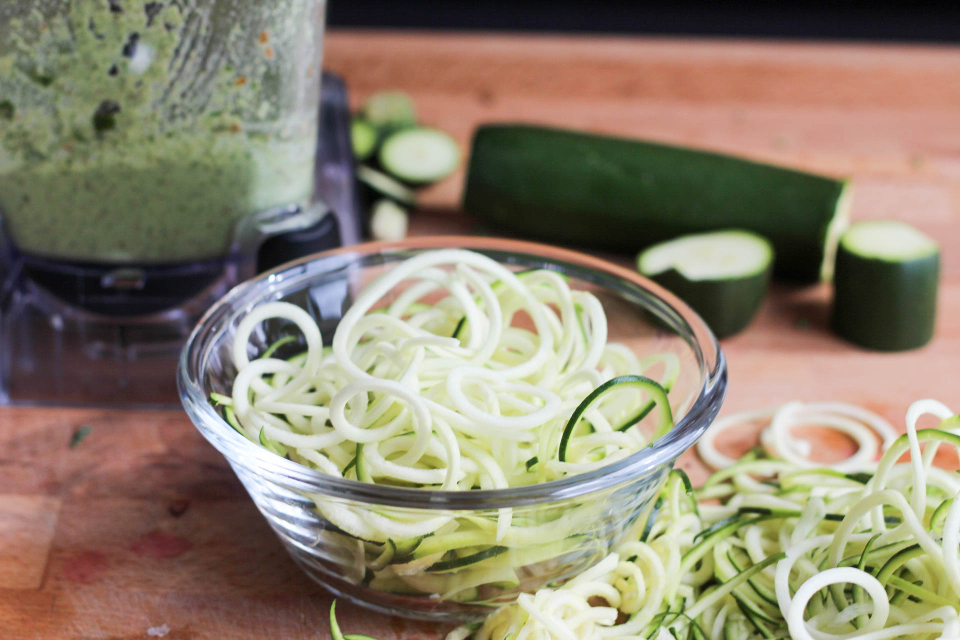Zucchini Spaghetti with Pesto Sauce - Insprializer - Zoodles
