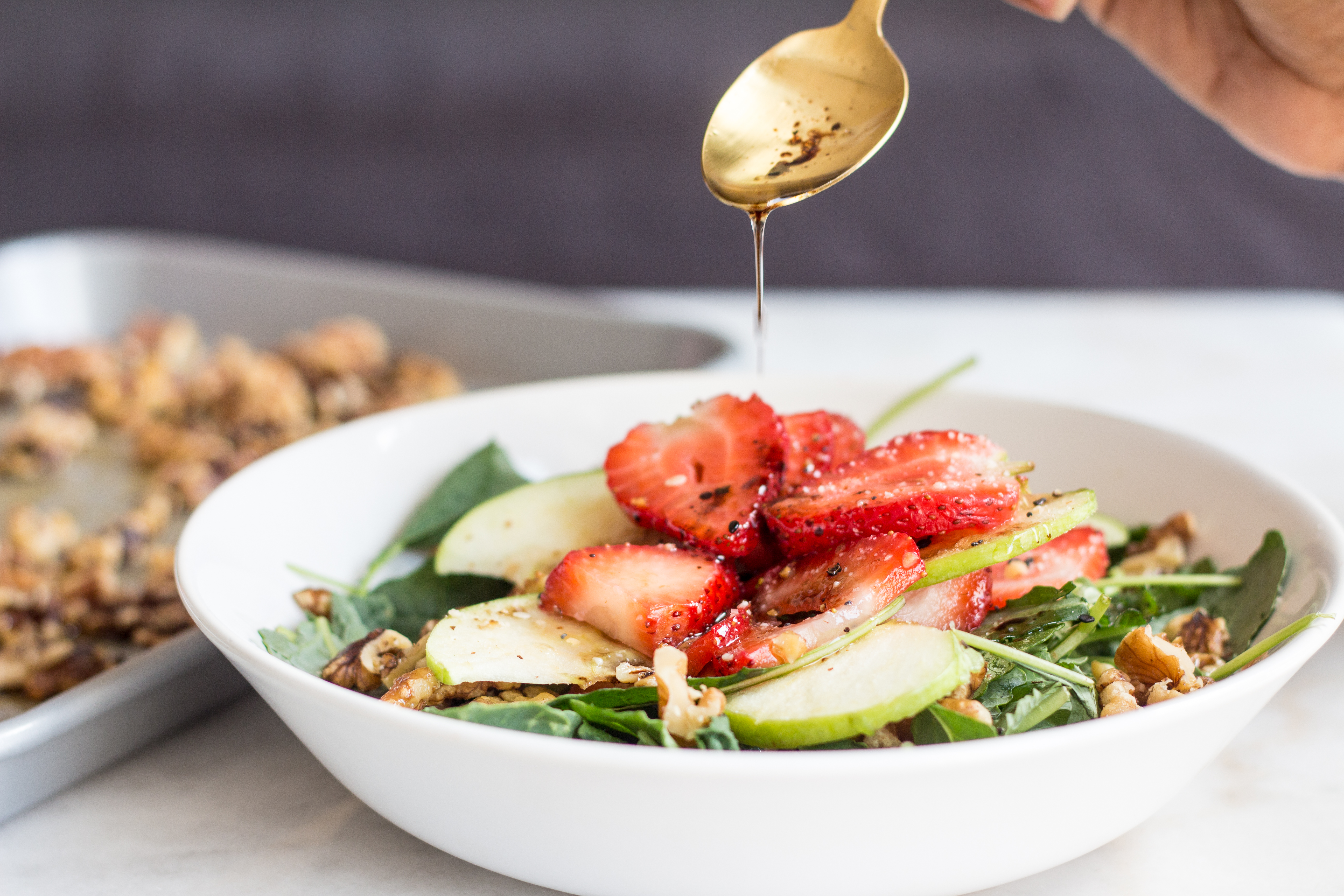 easy, 15-minute strawberry balsamic walnut salad