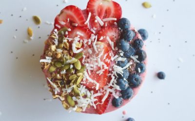 Strawberries ‘N Cream Smoothie Bowl